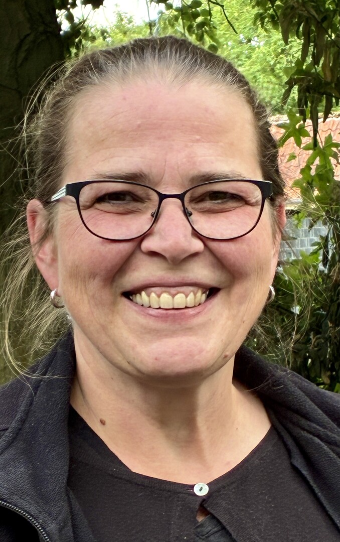 Jo Becker